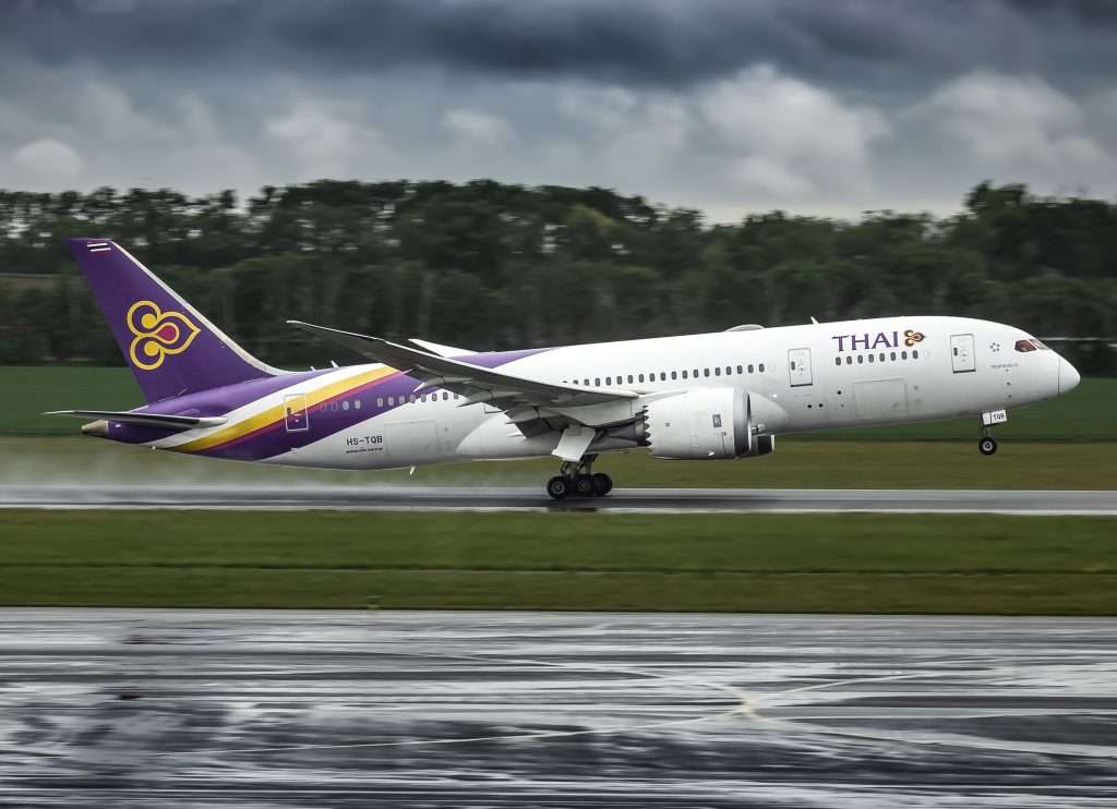 Thai airways boeing 787-8 departing vienna airport