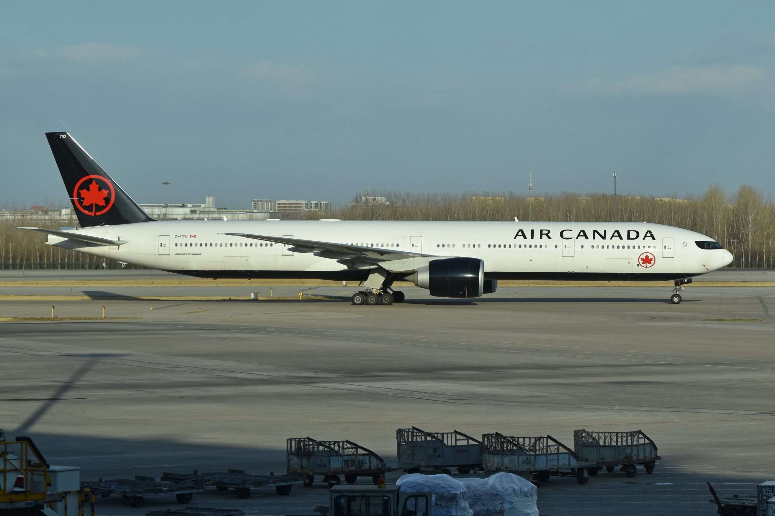Boeing 777-333ER ‘C-FITU / 732’ Air Canada