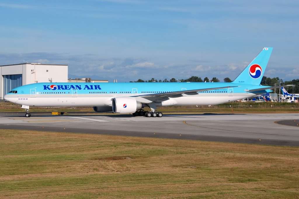 Korean Air HL8210 BOE951 arriving from a photo flight with 747-8F RC501 and photo ship N564CL.