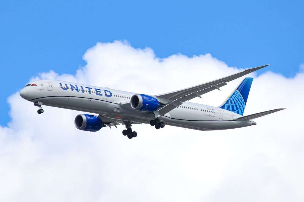 A United Airlines Boeing 787-10 Dreamliner