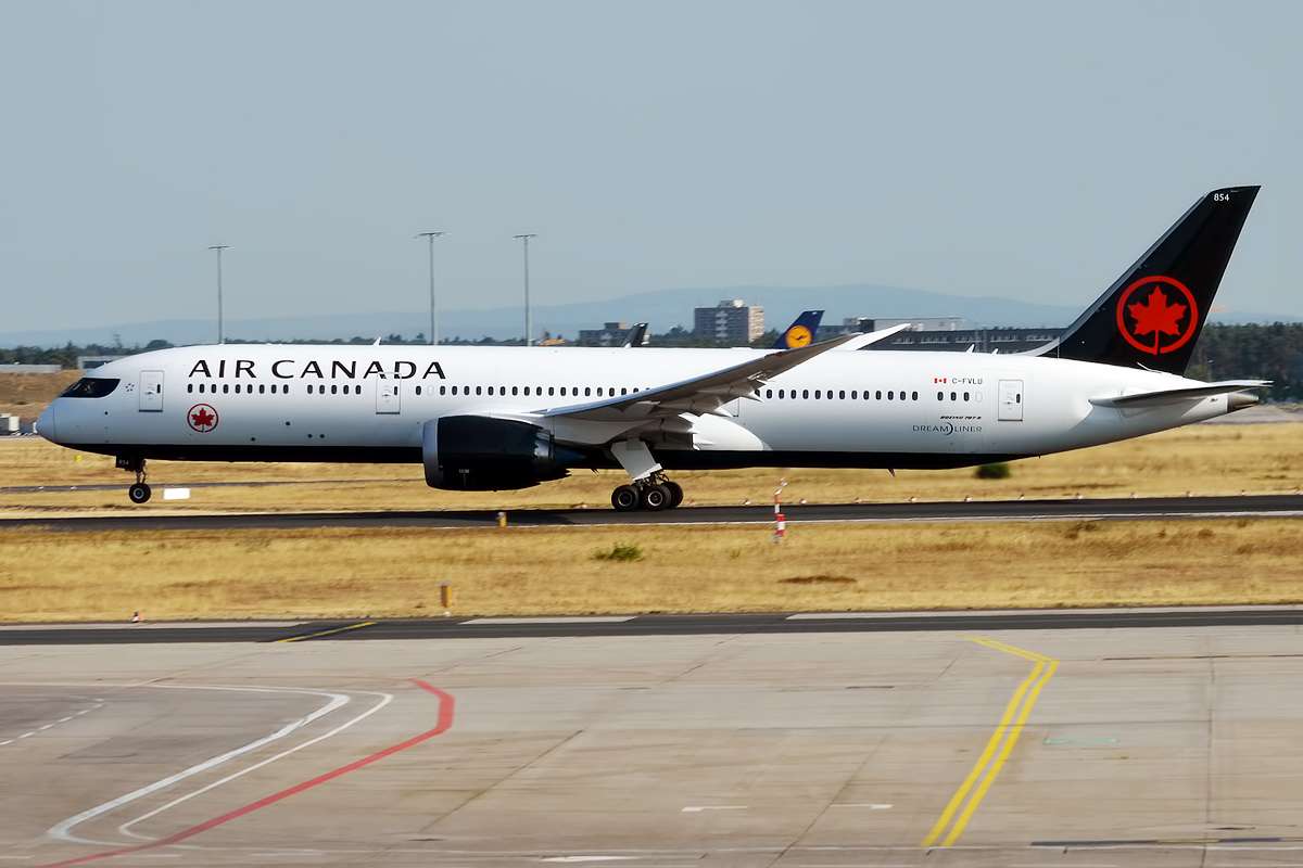 An Air Canada Boeing 787 Dreamliner in Frankfurt