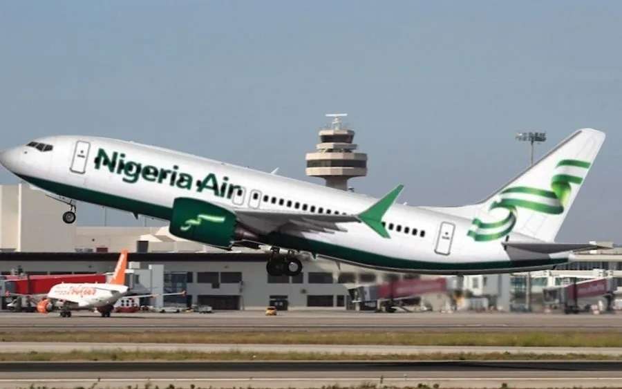 A Nigeria Air Boeing 737