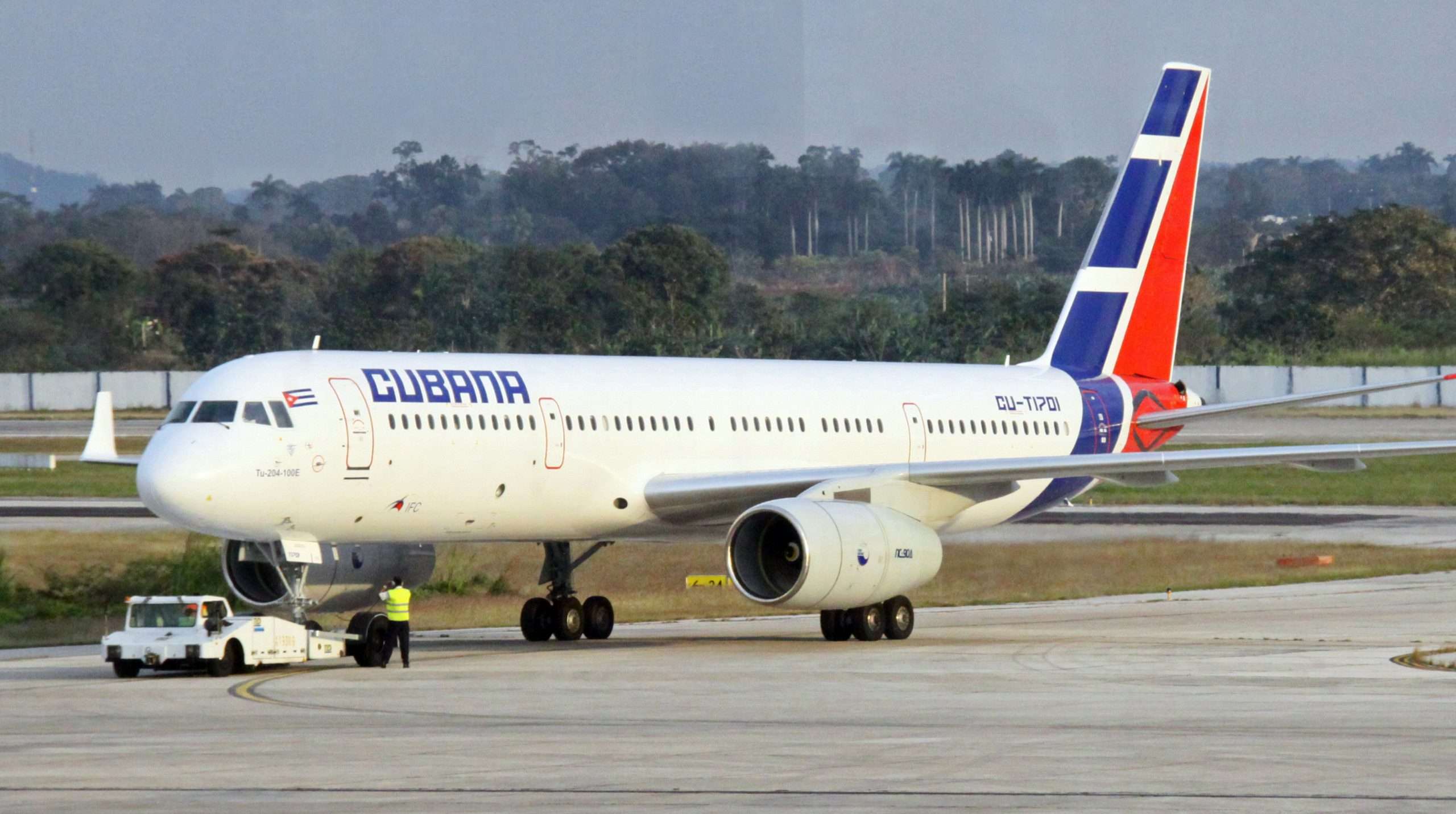 A Cubana de Aviacion Tupolev TU-204 at Havana Airport