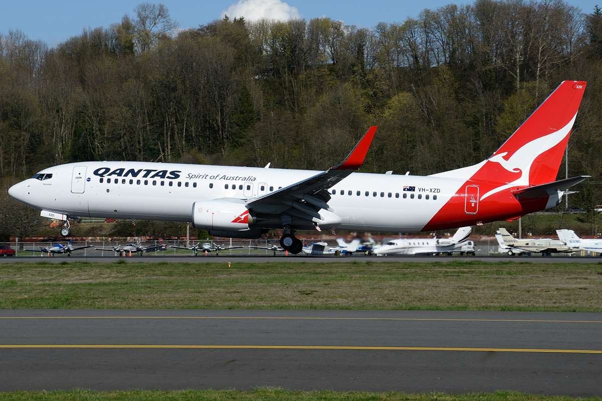 A Qantas Boeing 737-838