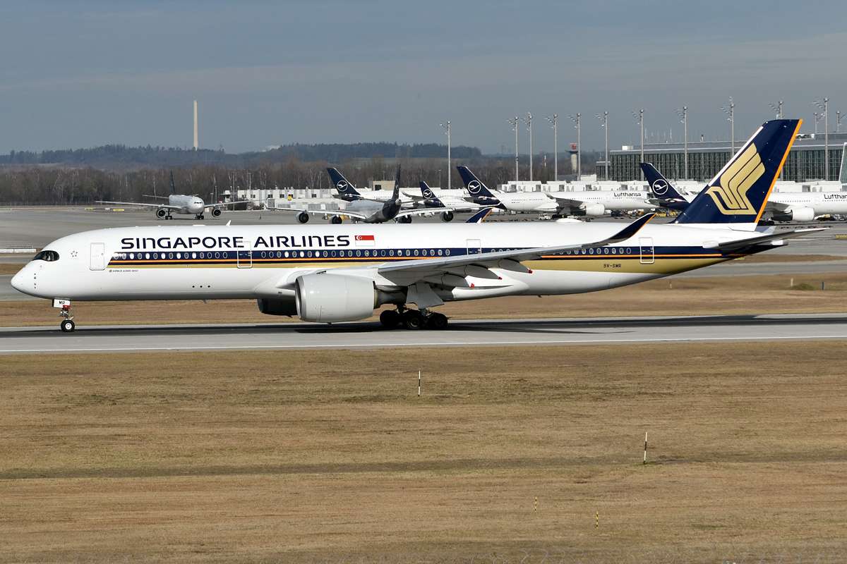 A Singapore Airlines Airbus A350-900