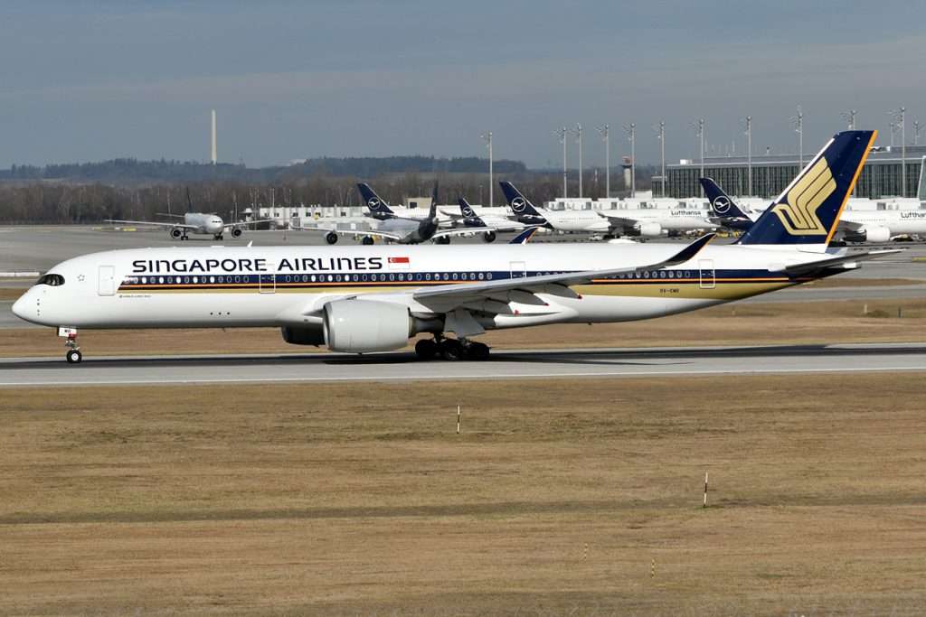 A Singapore Airlines Airbus A350-941