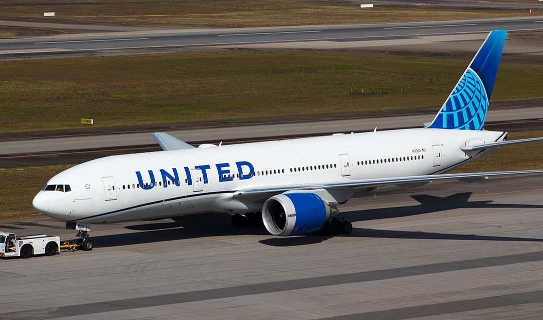 A United Airlines Boeing 777-200ER
