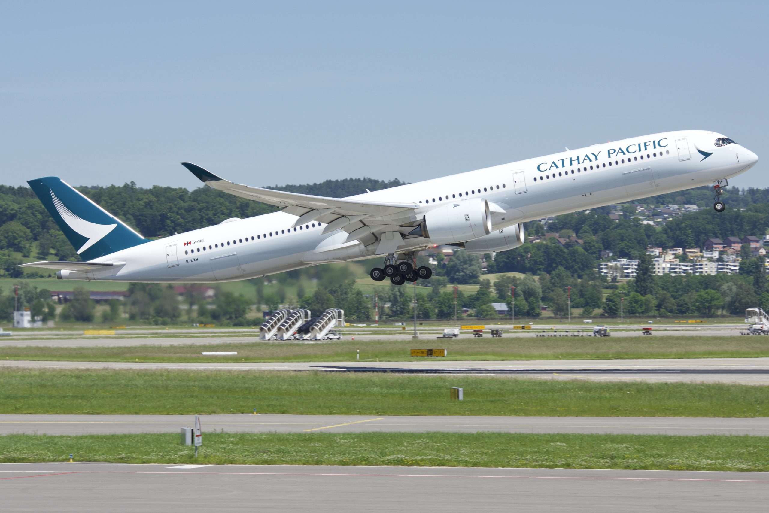 A Cathay Pacific Airbus A350-1000