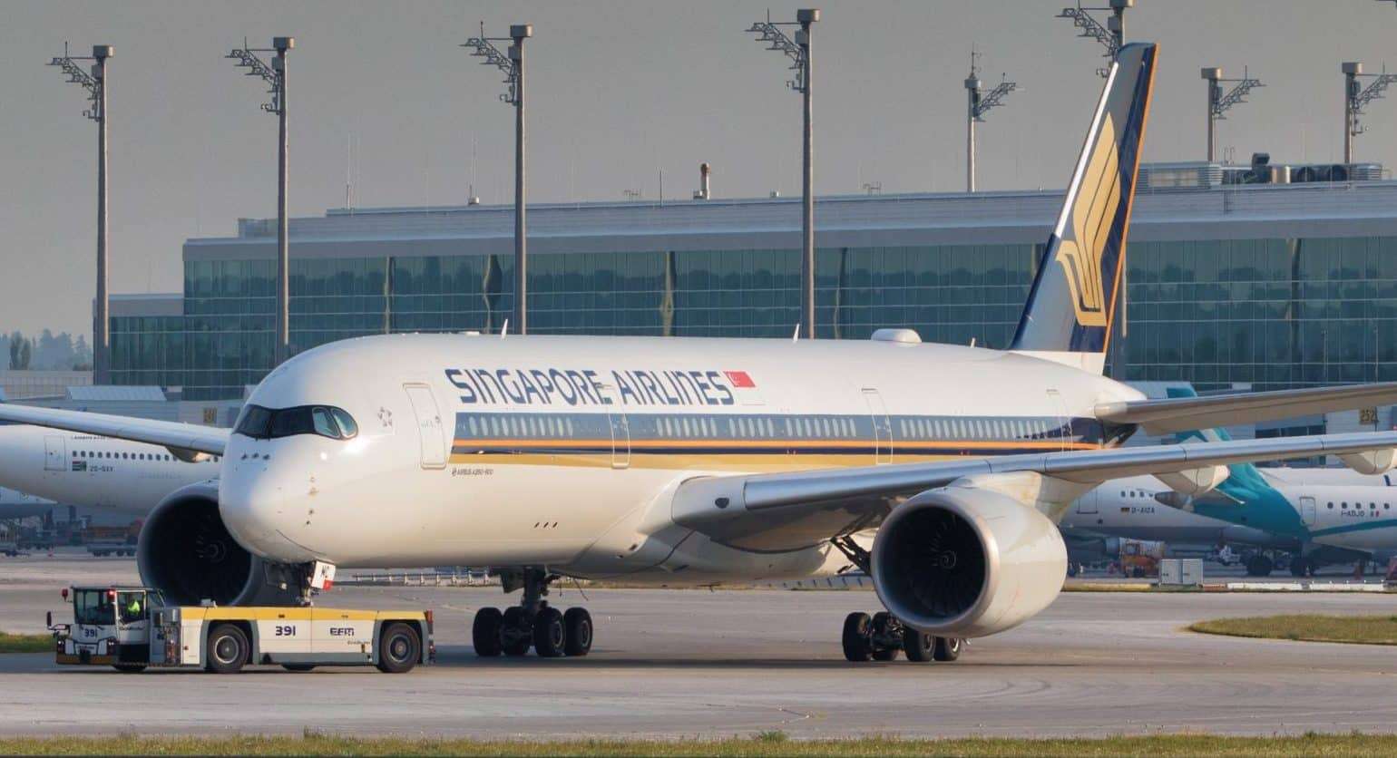 A Singapore Airlines Airbus A350-900 at Munich Airport