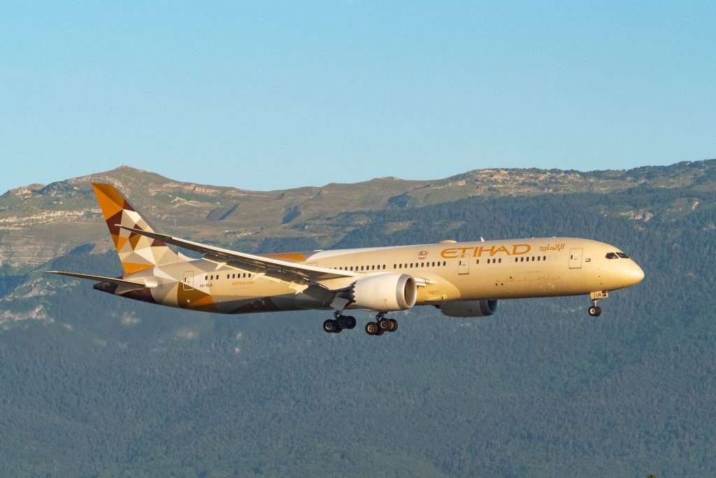 An Etihad Airways Boeing 787 Dreamliner