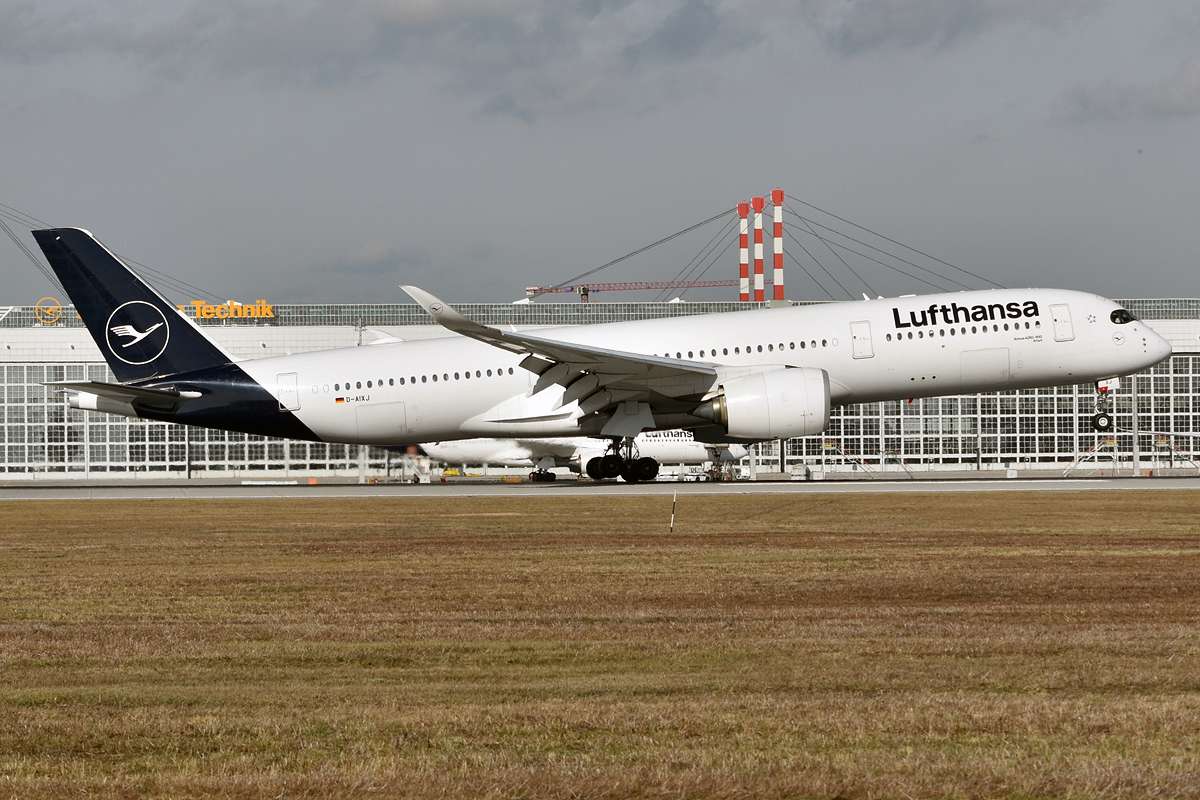A Lufthansa Airbus A350-900