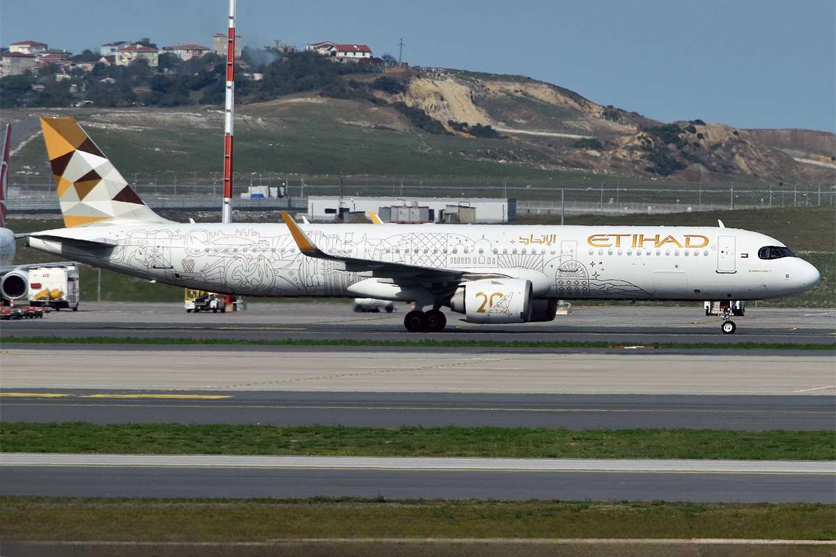Etihad Airways Airbus A321-251N wearing the 20 years livery