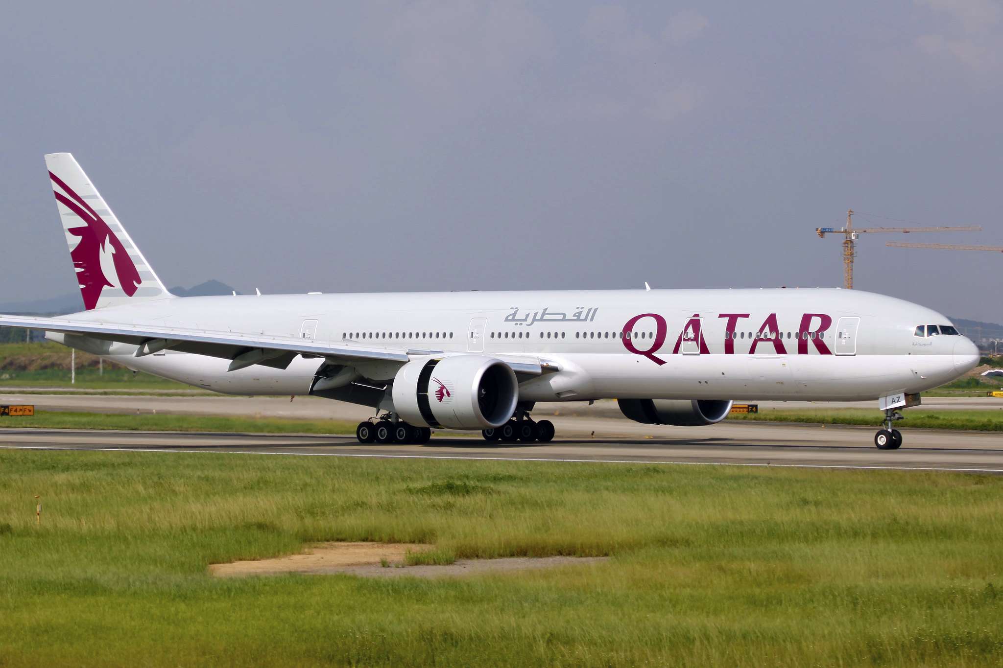 A Qatar Airways Boeing 777