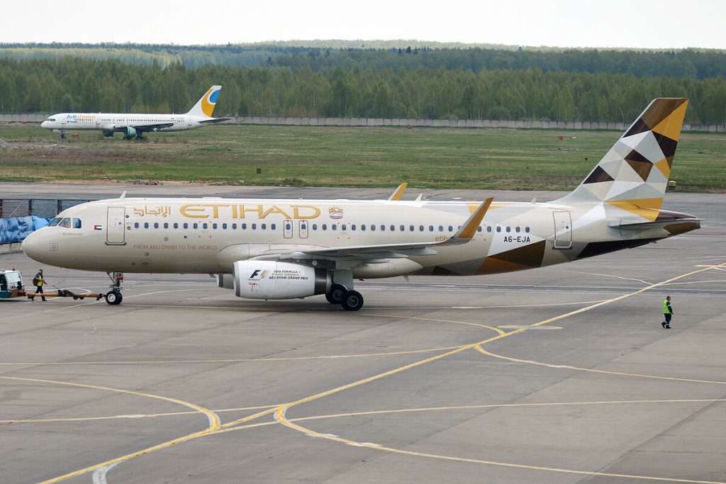An Etihad Airways Airbus A320-200