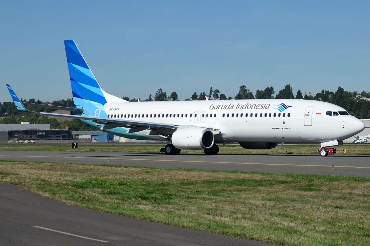 A Garuda Indonesia Boeing 737-800
