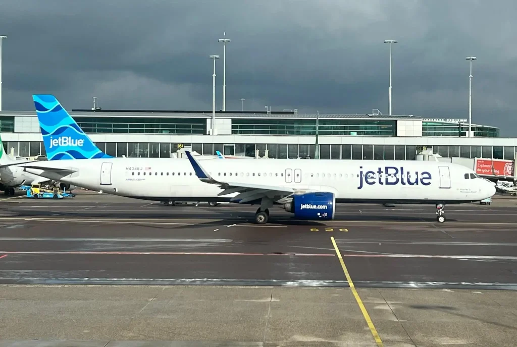 A JetBlue Airbus A321neo