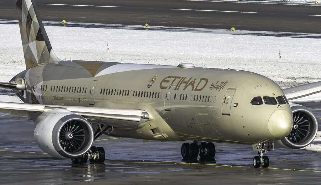 An Etihad Airways Boeing 787-9 Dreamliner