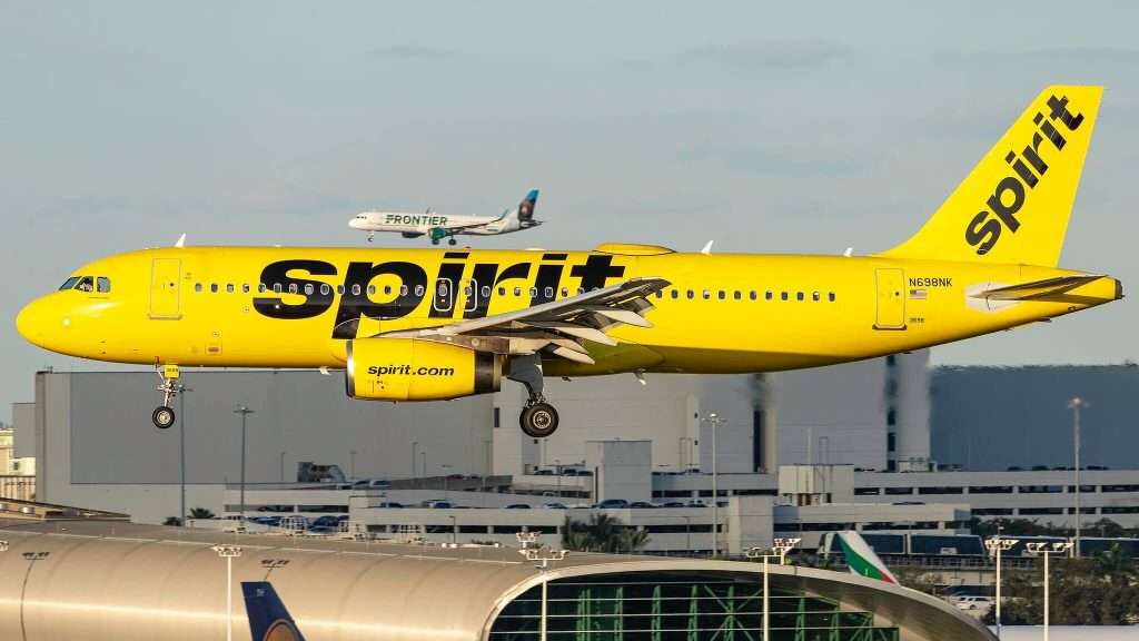 A Spirit Airlines Airbus A320 arriving