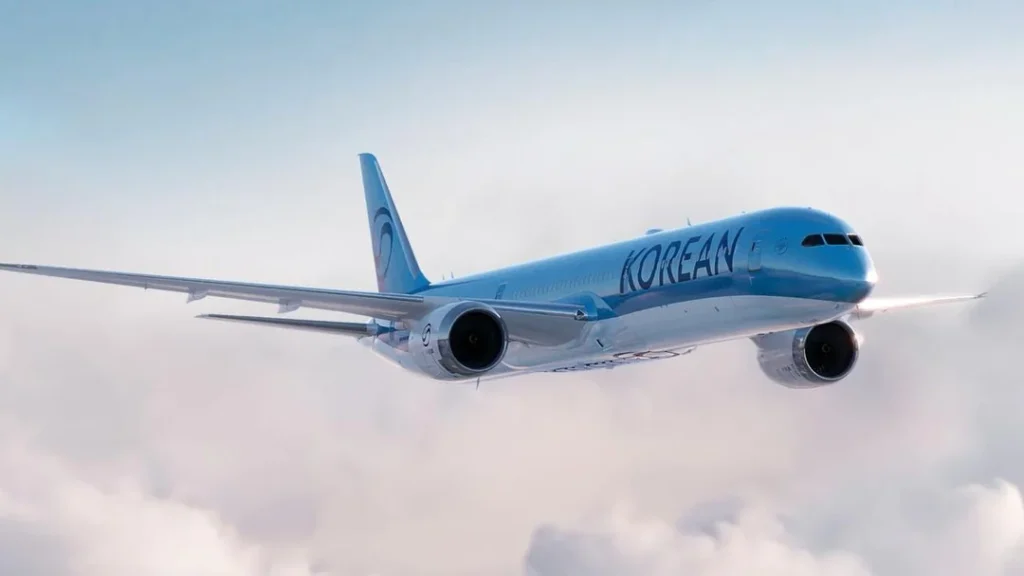 Korean Air's new livery on the Boeing 787 Dreamliner