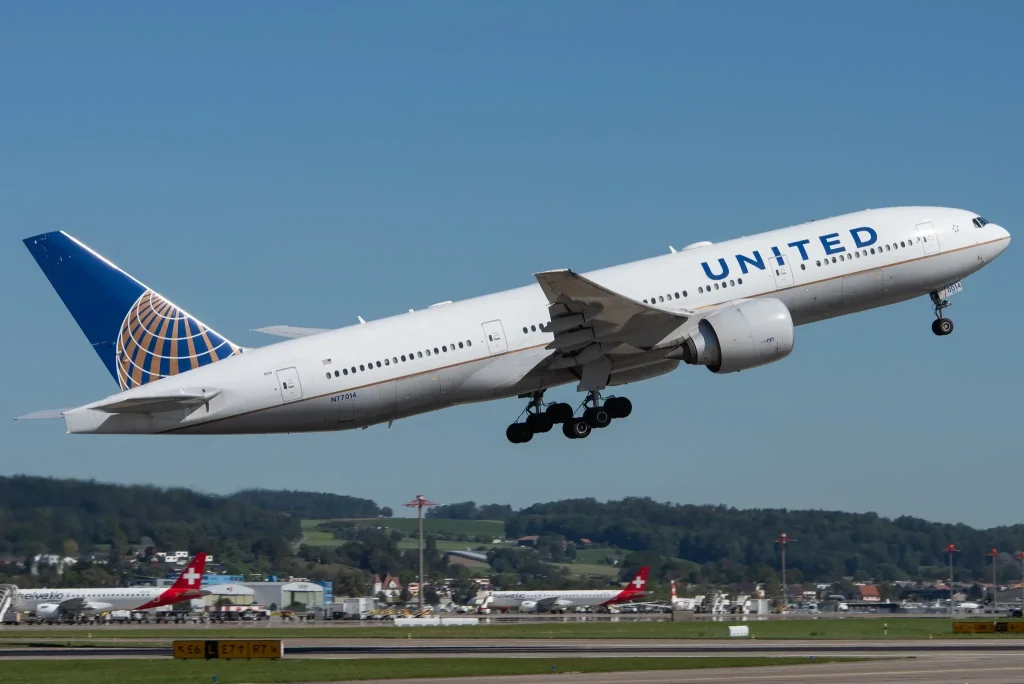 A United Airlines Boeing 777-200ER