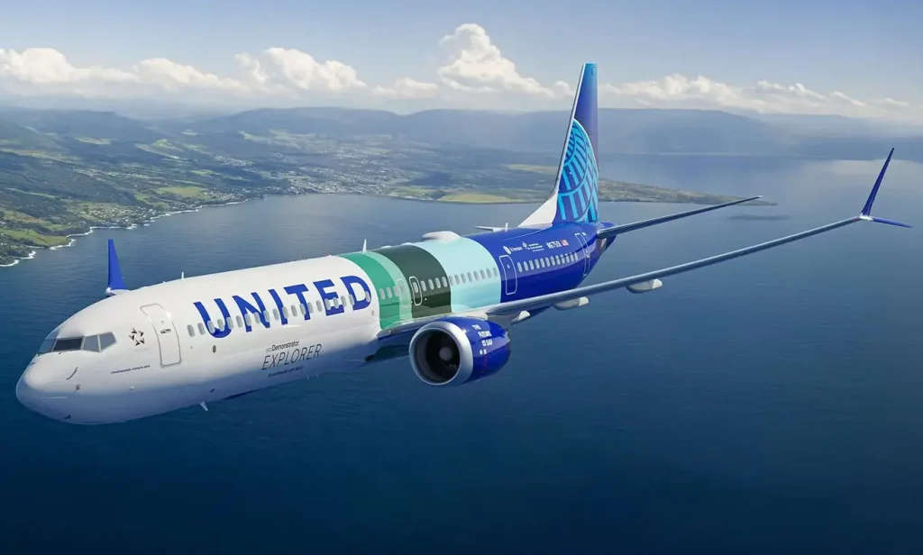 A United Airlines Boeing 737 MAX 10