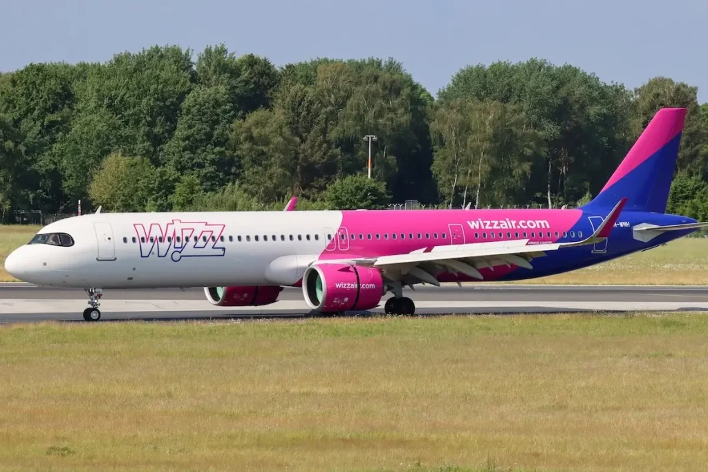 A Wizz Air Airbus A321neo in Hamburg