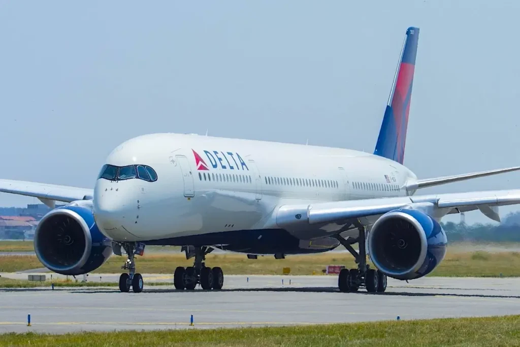 A Delta Airbus A350 taxiing