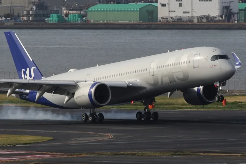An SAS Airbus A350-900, soon to be fully part of the Air France-KLM Group