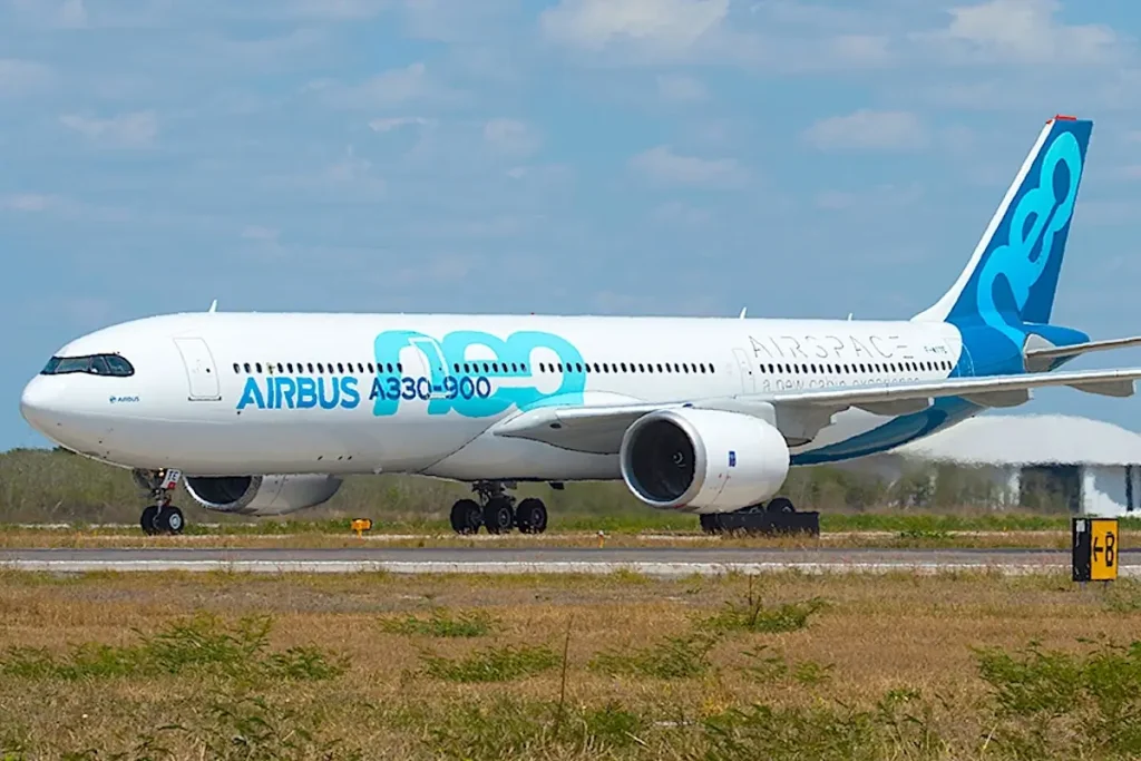 The Airbus A330neo during hot weather testing