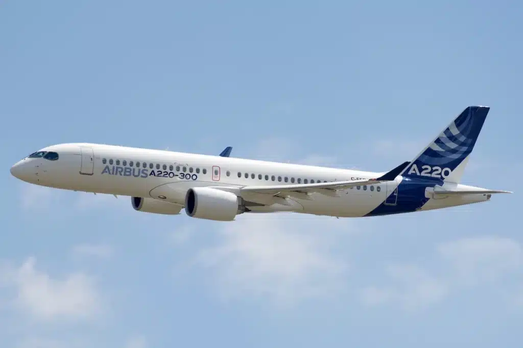 The A220 wearing Airbus colours during test flights