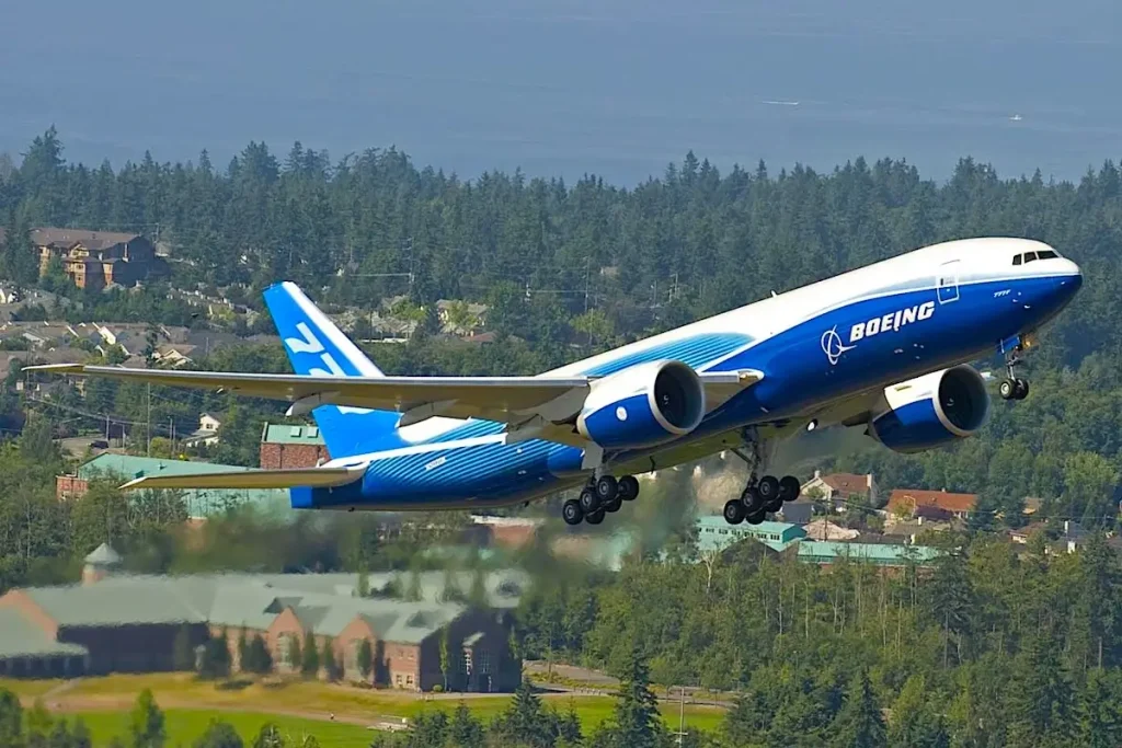 First 777F Freighter Takes Off on B-1 Flight