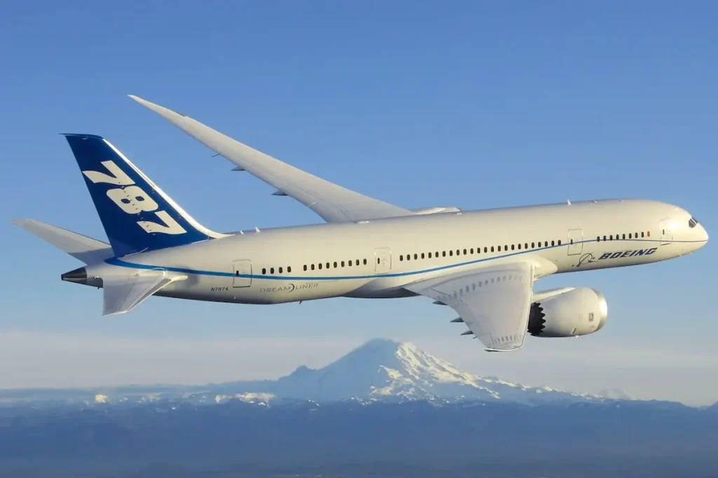 A Boeing 787 Dreamliner inflight