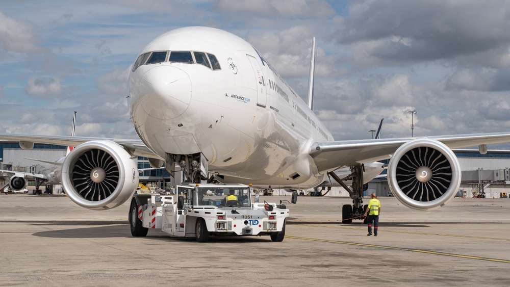 Boeing 777-300ER Air France at pushback june 25, 2022, Roissy cdg, France