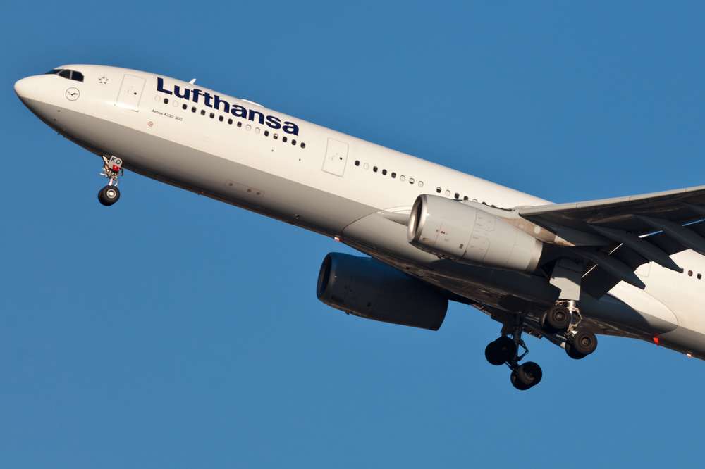 NEW YORK - JANUARY 2:A330 Lufthans on short final to JFK airport in New York, USA on January 2, 2012.
