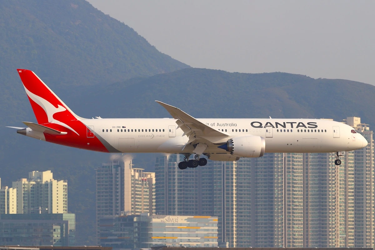 Qantas Boeing 787-9 Dreamliner VH-ZNK (LN 941 / MSN 66075) - QF097 BNE-HKG