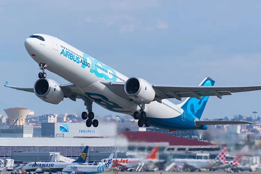 Airbus Industrie A330-941 F-WTTN