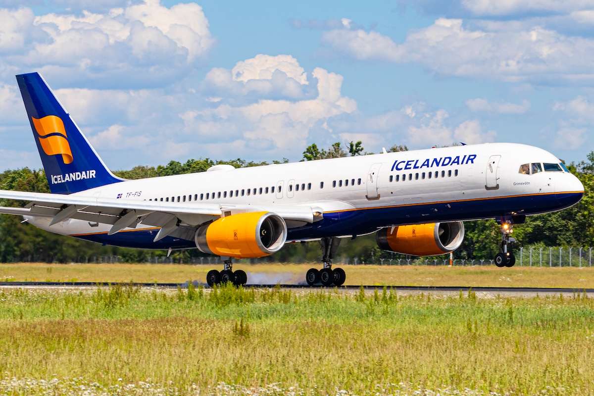 Icelandair Boeing B757-256(WL) (TF-FIS, 26245) approaching Hamburg Airport, HAM, EDDH