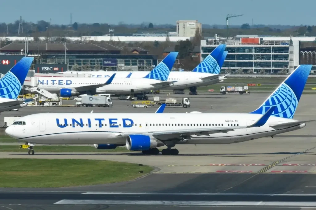 A United Airlines Boeing 767 at London Heathrow