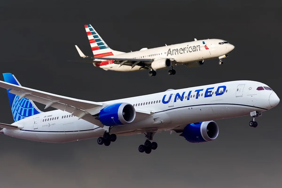 A United Airlines Boeing 787 and American Airlines 737