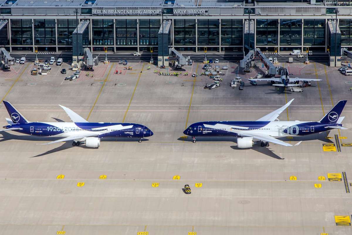 Lufthansa Boeing 787 and Airbus A350