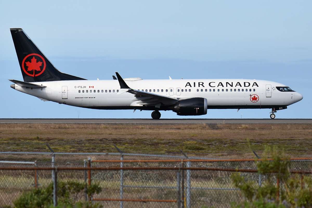 An Air Canada Boeing 737-8, part of the MAX family