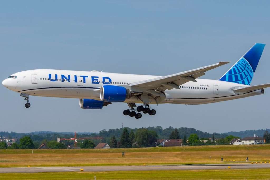 United Airlines Boeing 777-200ER