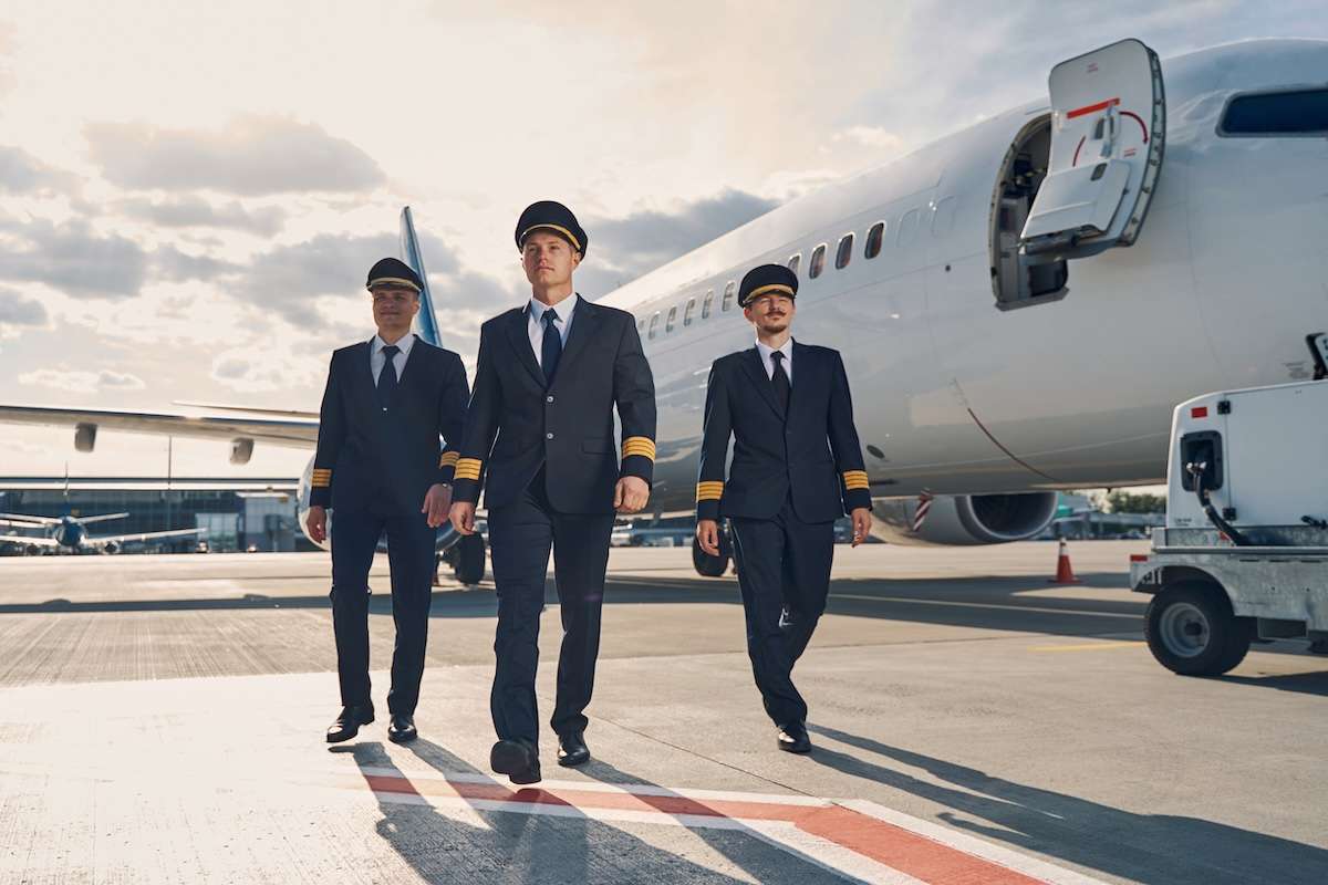 pilots walking away from aircraft