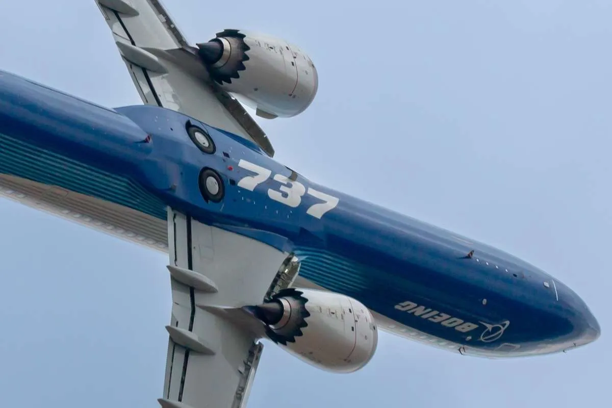 The lastest Boeing 737 Max 10 in Flight, showing an impressive banking angle