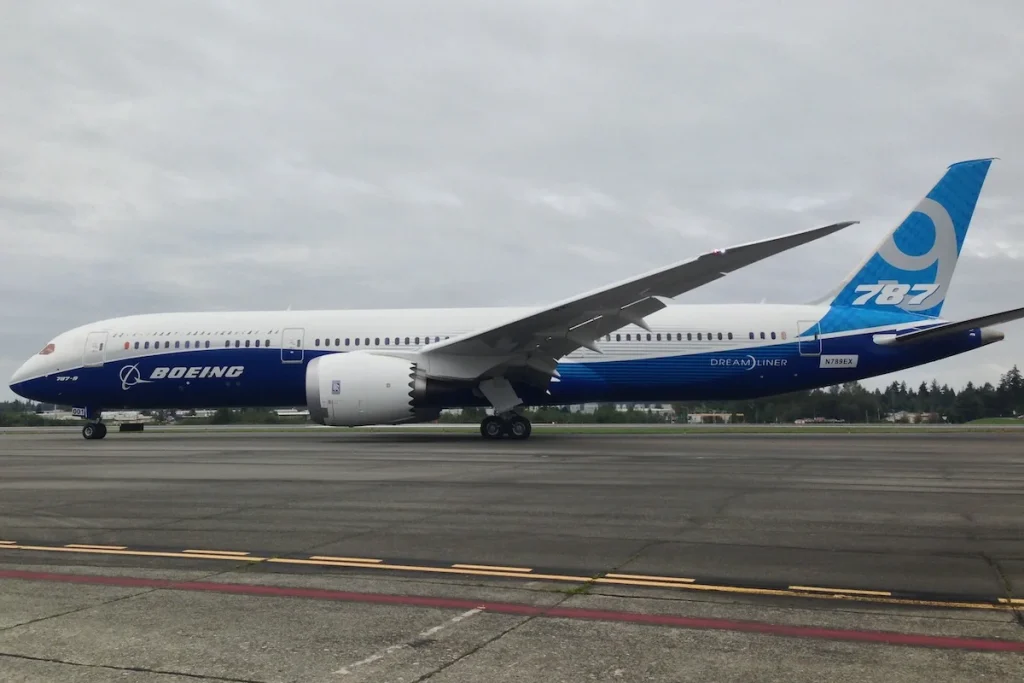 First Flight of the Boeing 787-9
