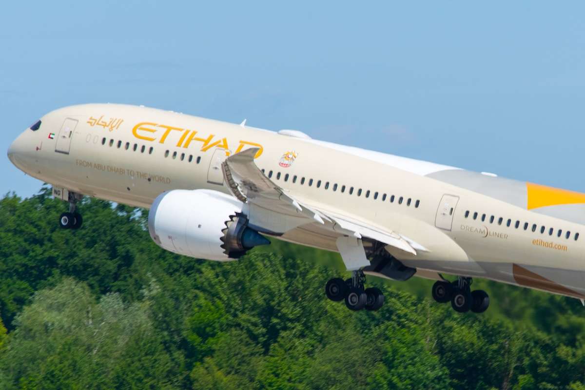 An Etihad Airways Boeing 787 Dreamliner