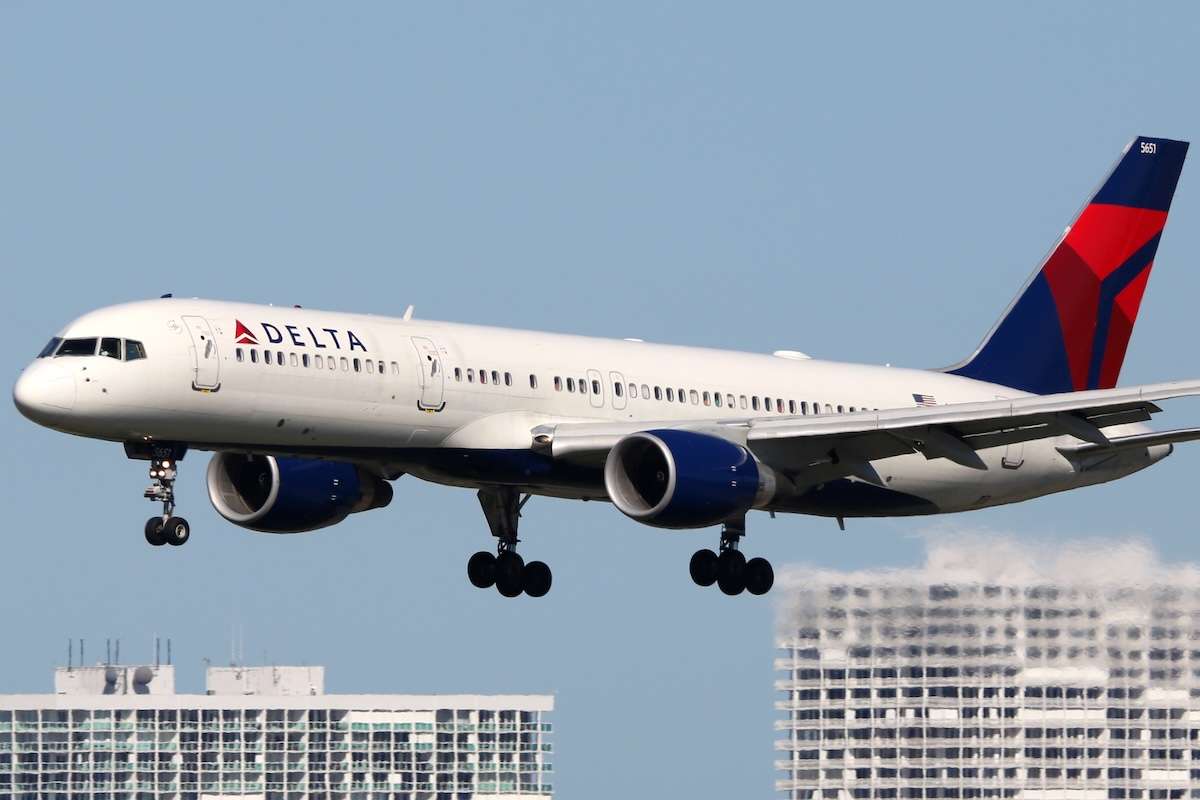 A Delta Air Lines Boeing 757-200 with the registration N551NW landing at Fort Lauderdale Airport (FLL) in the USA