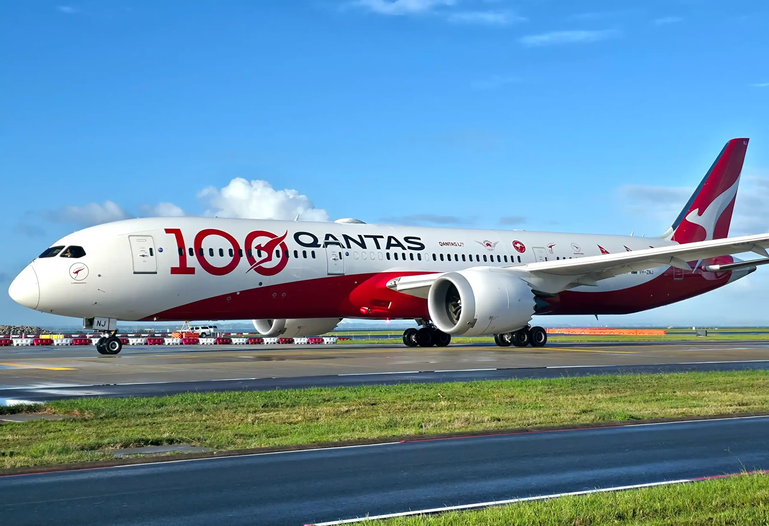 Qantas Airways (100th Anniversary Livery) - Boeing 787-9 Dreamliner - VH-ZNJ
