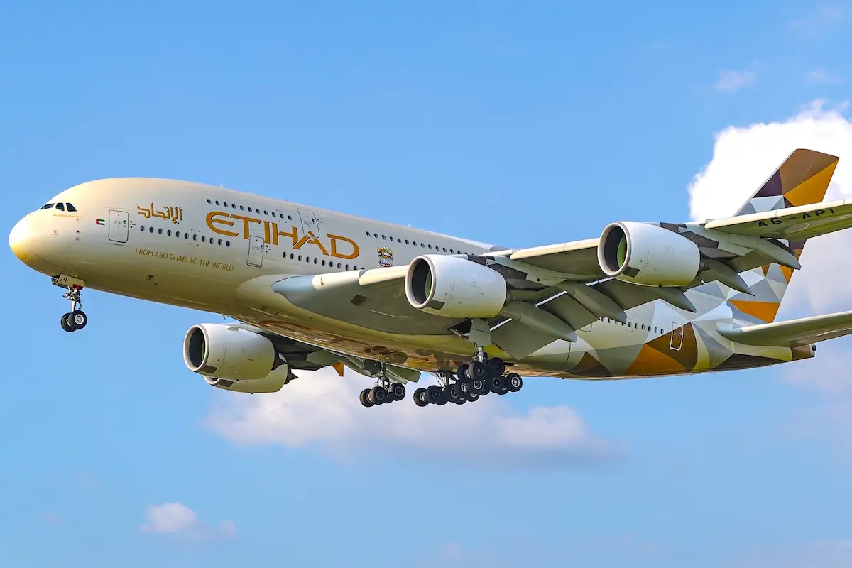Etihad, Airbus A380 super jumbo flying low over Myrtle Avenue Park on final approach to runway 27L