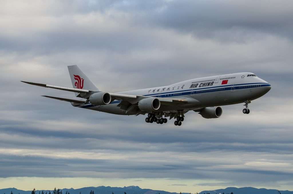 Air China 747-8 on final